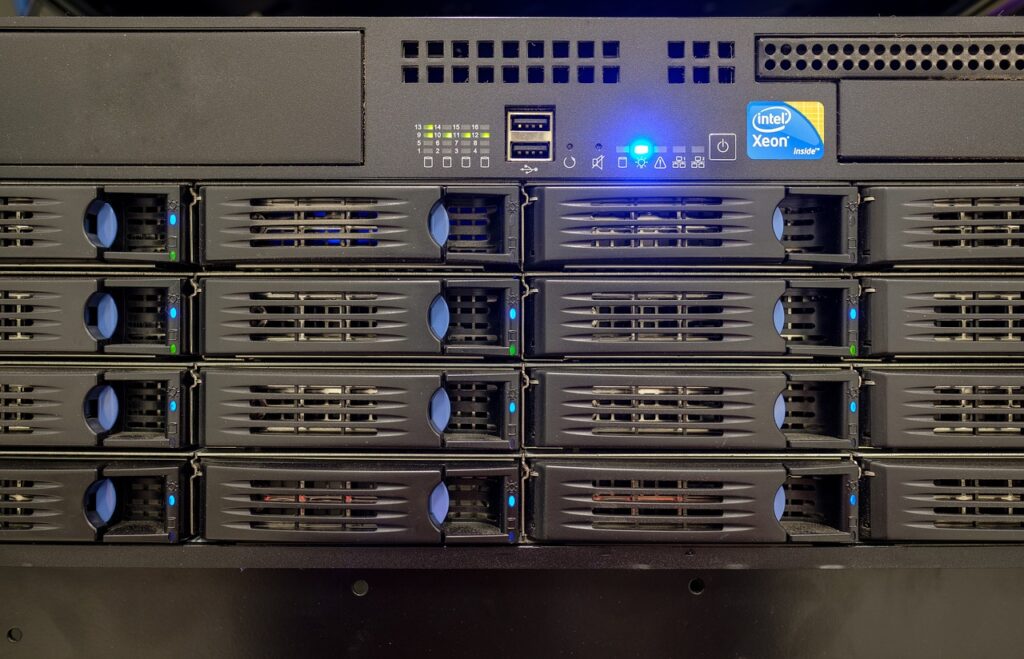 server, drive bay, hard drives, storage, network, edp, hardware, data, internet, web, server, server, server, server, server